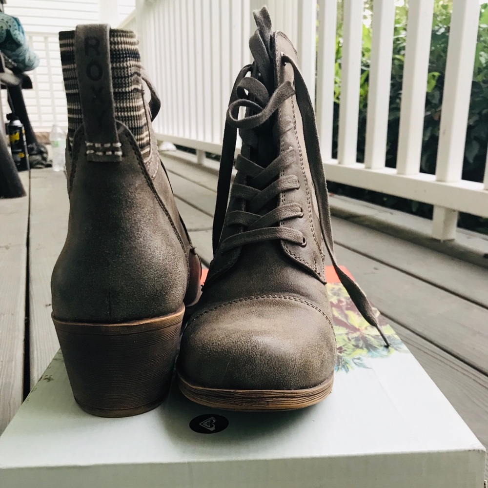 Roxy ankle boots